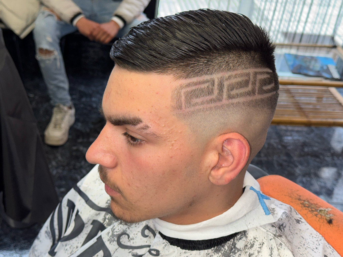 Corte con diseño personalizado — PRO Barbershop Errenteria